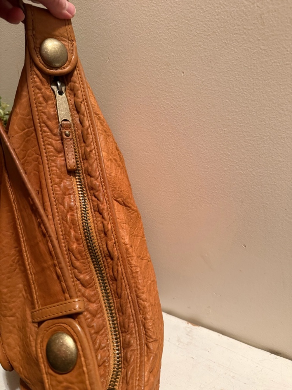 Cynthia Rowley Tan Leather Shoulder Hobo Bag EUC - Picture 6 of 11